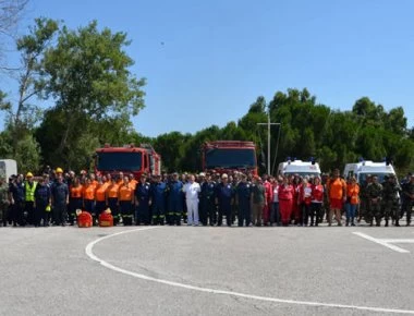 Φωτό: Άσκηση μείζονος ατυχήματος στον ναύσταθμο Κρήτης